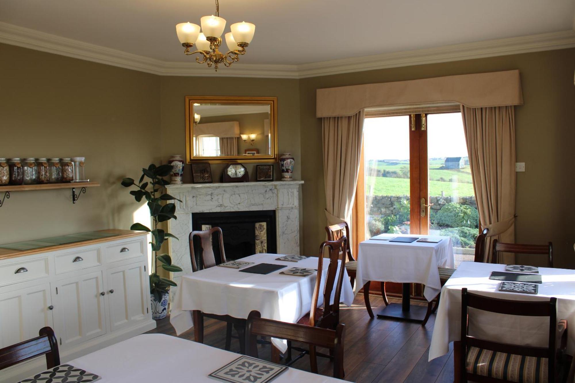 לינה וארוחת בוקר פורטסטיוארט Carnalbanagh House מראה חיצוני תמונה